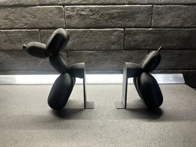 Balloon dog bookends