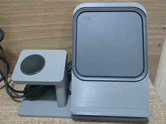 Samsung with Galaxy Watch station charger