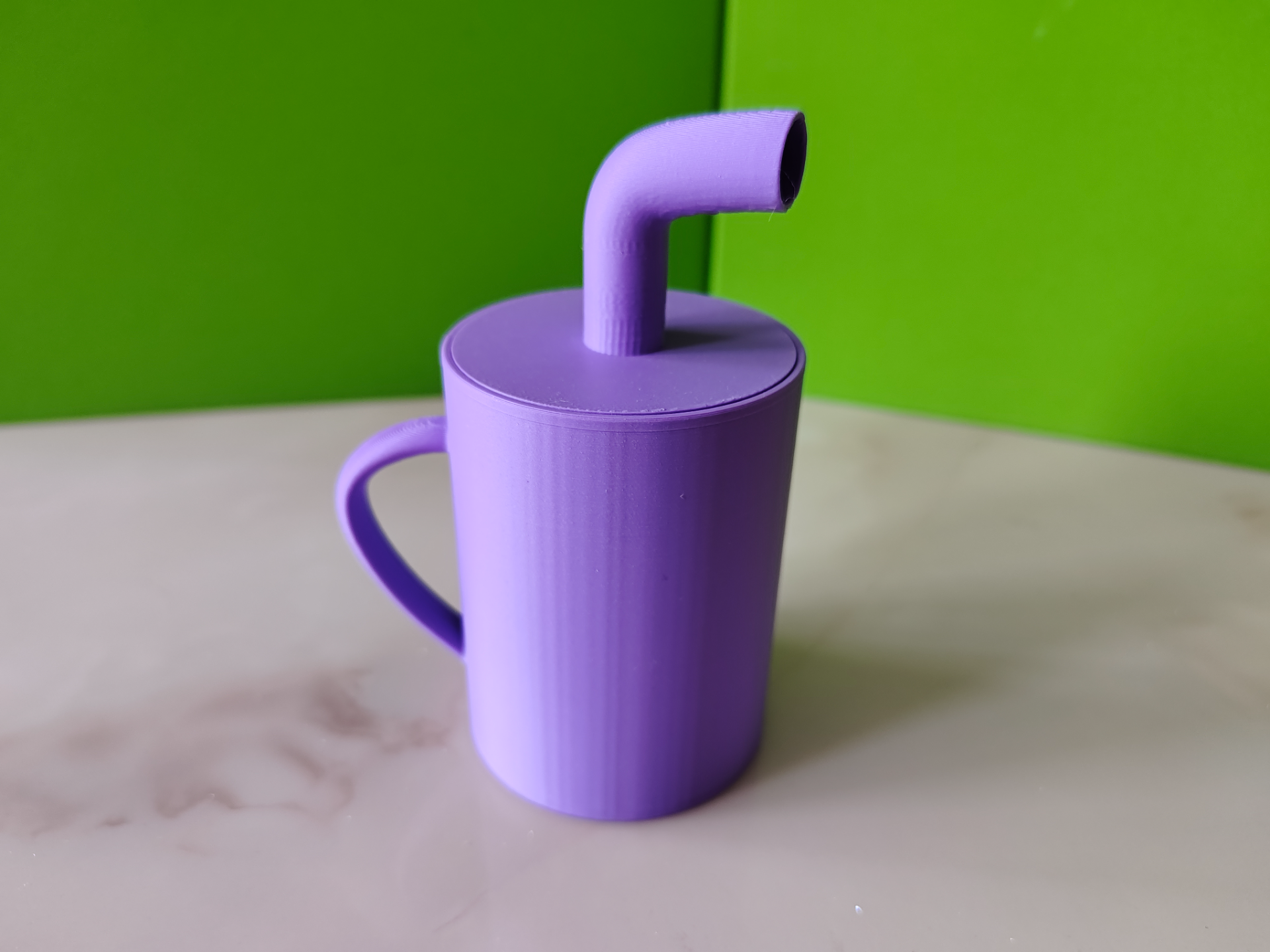 自带吸管杯子