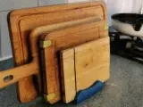 Cutting board holder