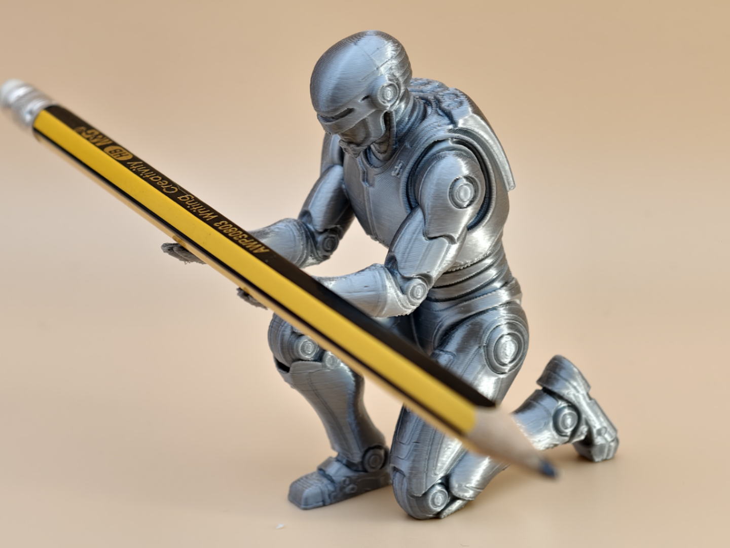 机械战警笔托