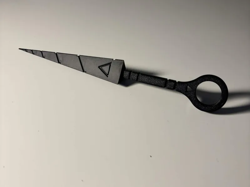 Triangle Dagger