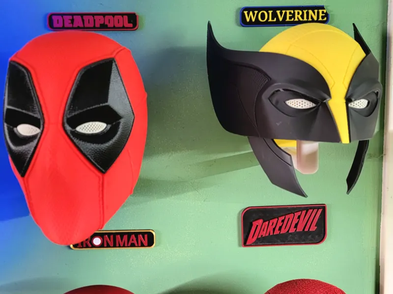 Helmet Showcase Nameplates