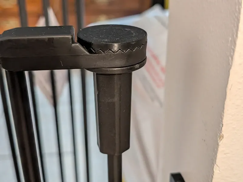 Regalo 1176 toothed cap to remove a side panel