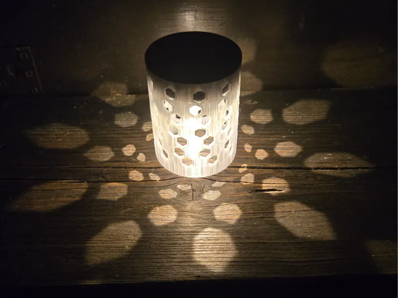 Einfache Solar LED Tischlampe sechseck Lichtpunkte