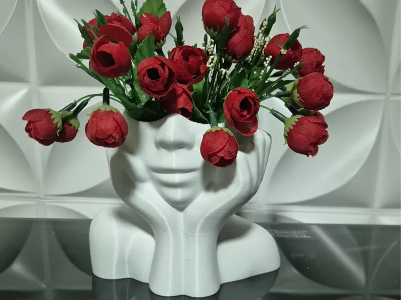 Sculptural vase "Serene Reflection"