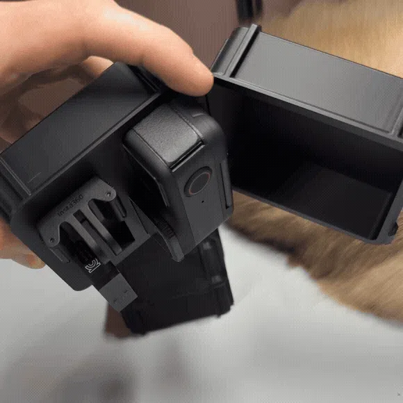Gif show how user could try to pour it out