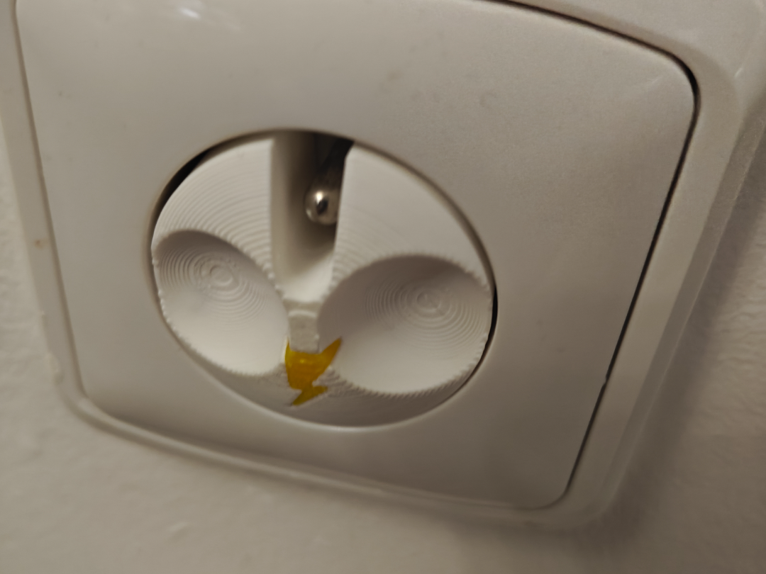 AC/DC Socket Plug — EU Child-Safety Blanker