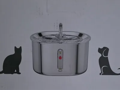 Elevated stand for stainless steel water dispenser