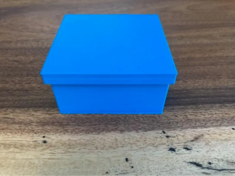Box with lid