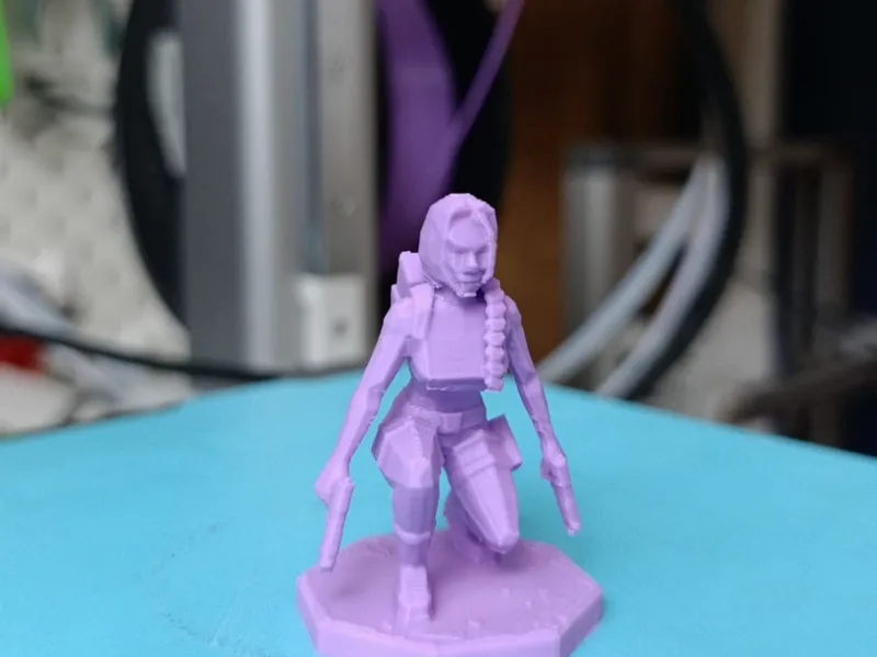 Lara Croft (50mm) - Figura de Exposición / RPG