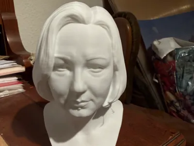 Statue Woman