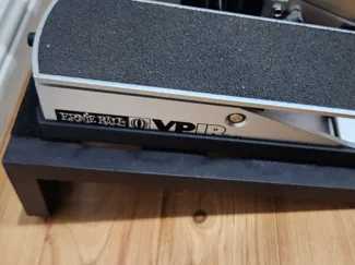 Ernie Ball VPJR Volume / Expression Pedal Holder