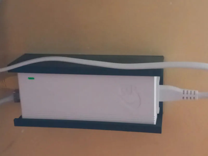 supporto a parete alimentatore antenna adsl