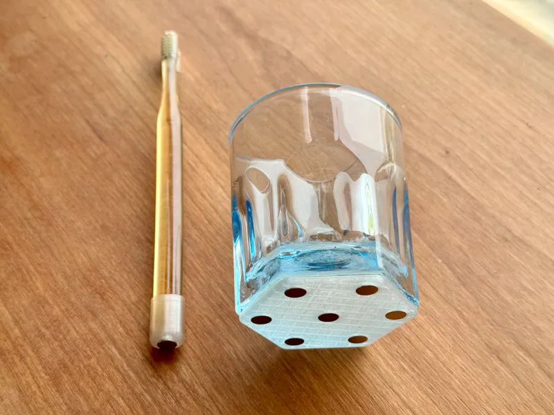 磁吸倒挂牙刷收纳 倒挂刷牙杯 IKEA POKAL 宜家博克尔杯子 MUJI无印良品极细软毛牙刷