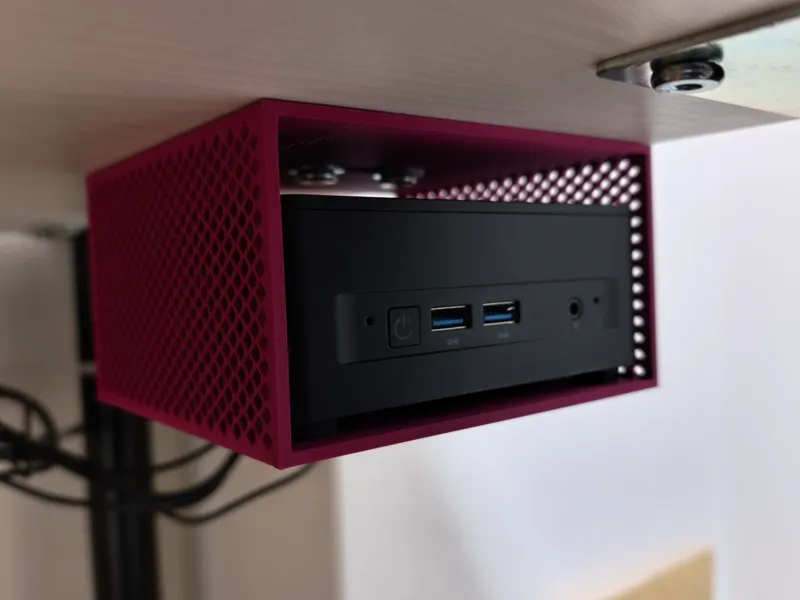 ニトリのプレフェ用デスク下ミニPCホルダー