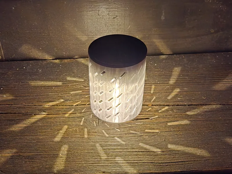 Einfache Solar LED Tischlampe Spiral Lichtpunkten