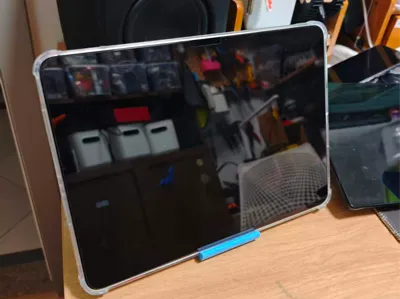 Minimalist Tablet Stand