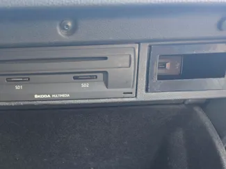 golf_7_usb_right_side