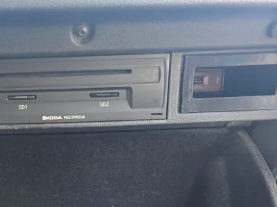 golf_7_usb_right_side