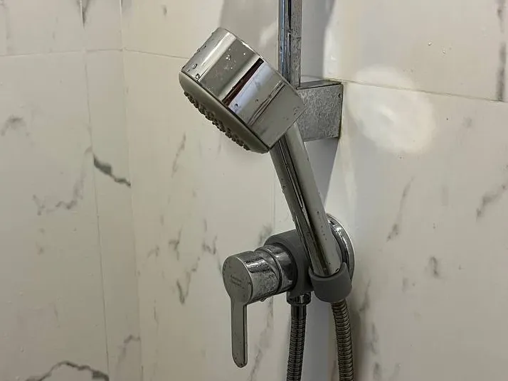 Low Profile Shower Holder for Kids AmericanStand..