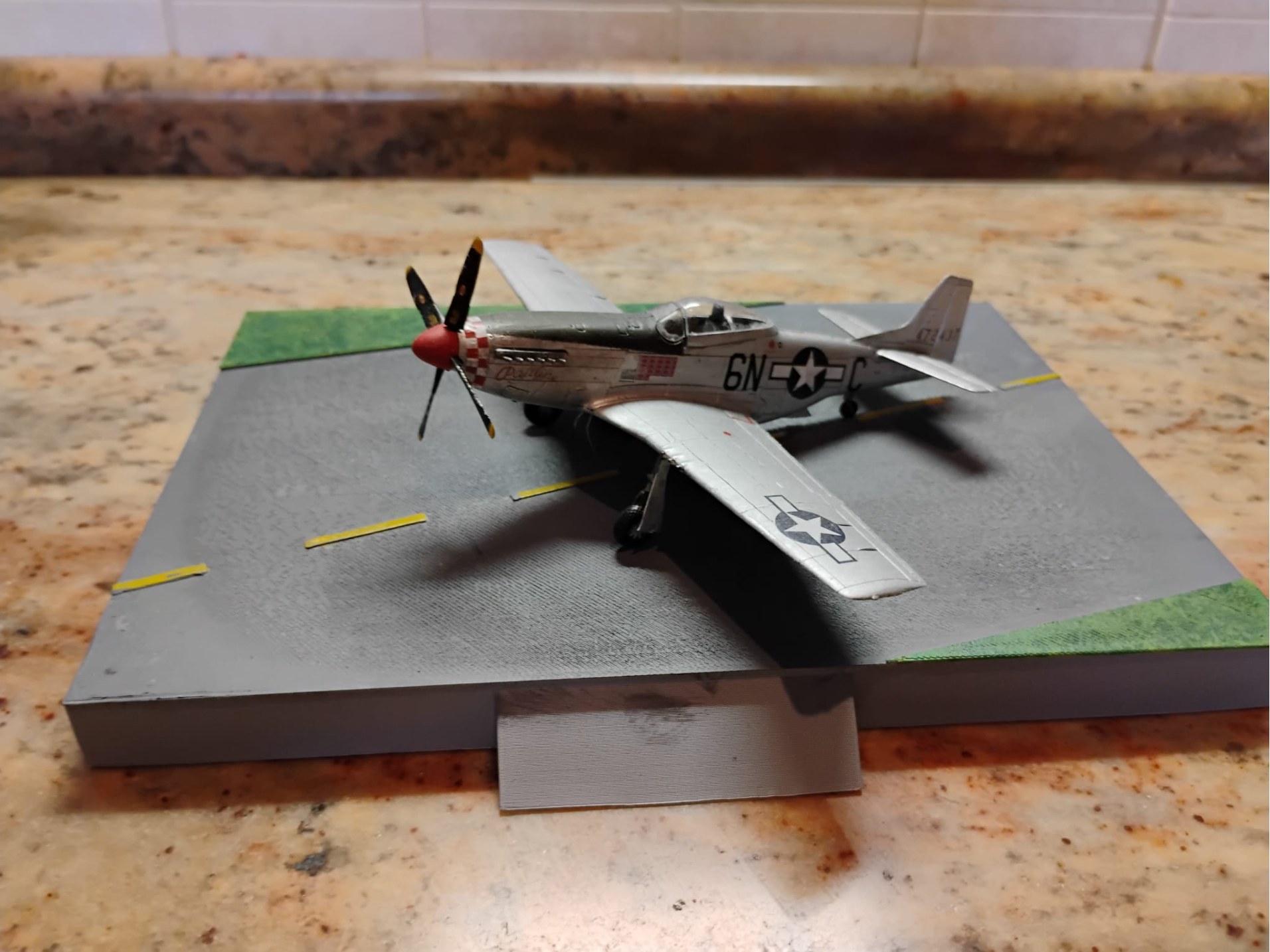 Base da esposizione aerei 1:72