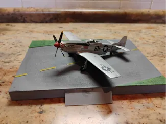 Base da esposizione aerei 1:72