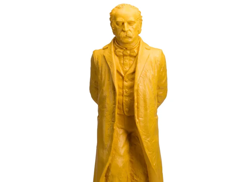 Theodor Fontane Statue