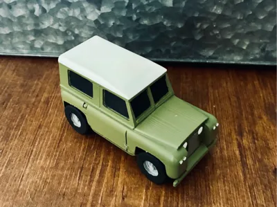 Land Rover Defender (Series III)