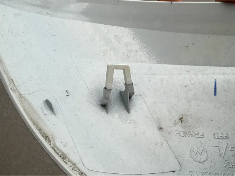 VW Passat B8 wing mirror repair clips