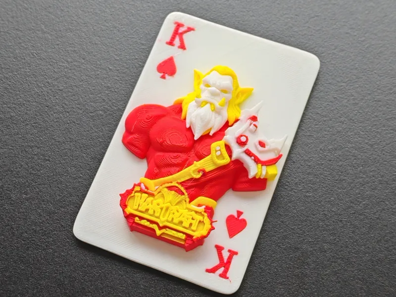 多色一体打印魔兽3D卡牌。多头打印一个半小时。