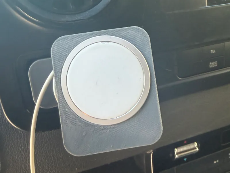 Mercedes Sprinter w907 w910 MagSafe charger holder