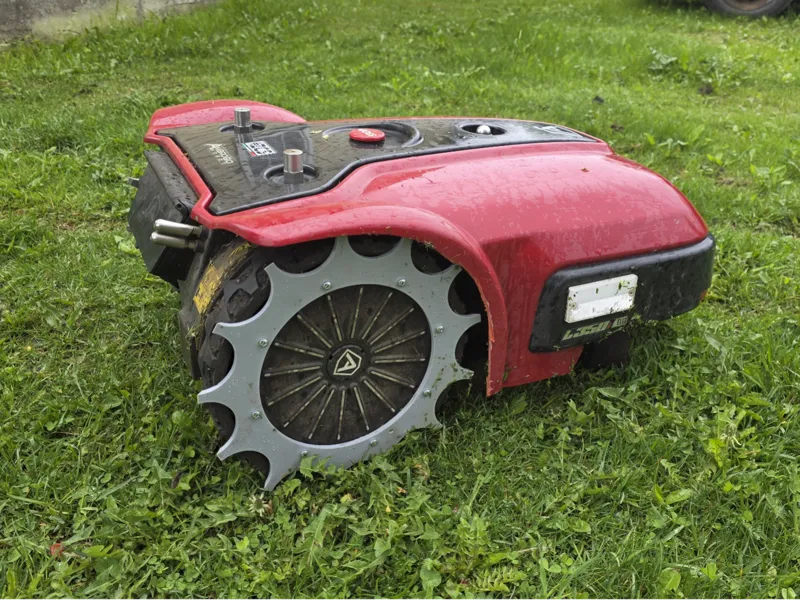Ambrogio L350 Elit Spiked wheel