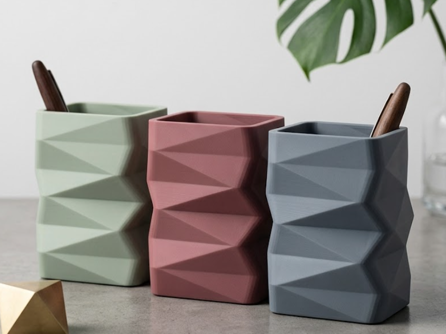 Portapenne Stilizzato Cestino di Carta Low Poly