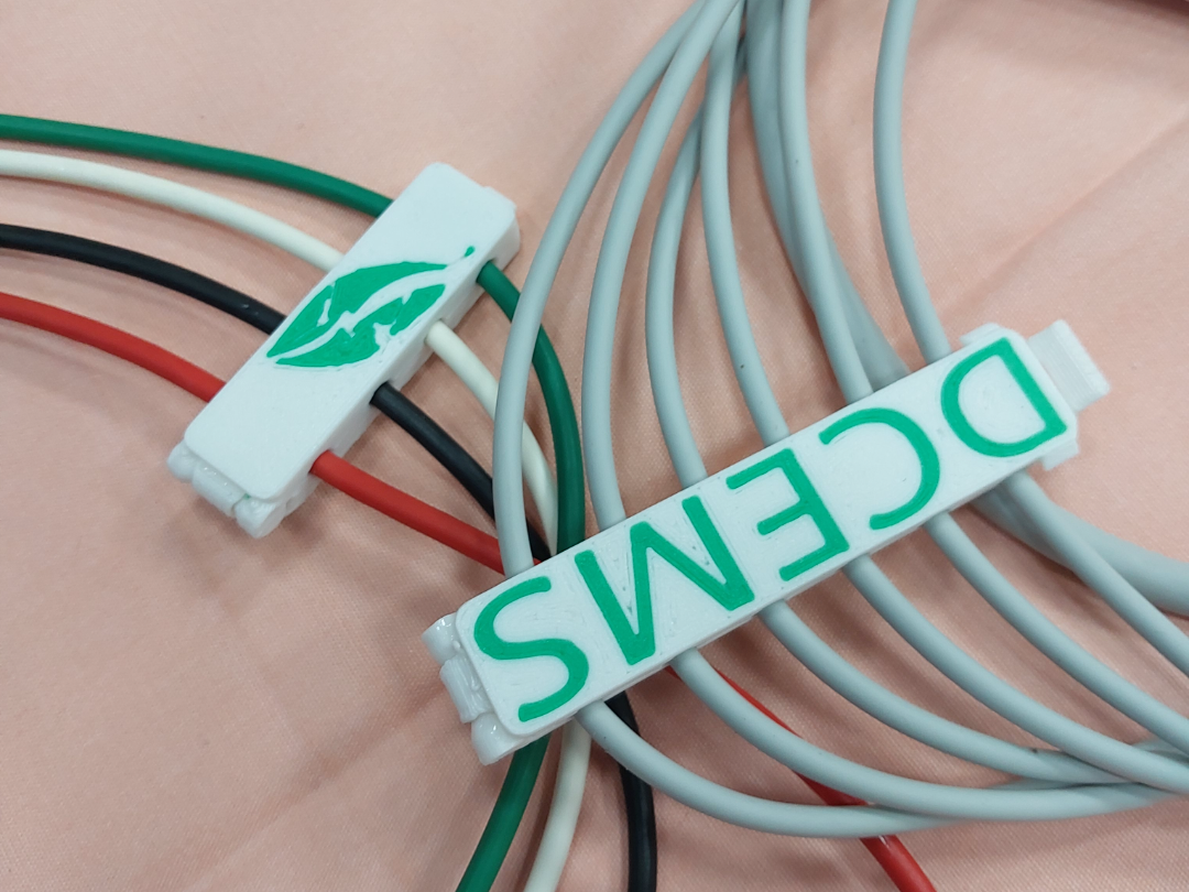ECG cable detangler