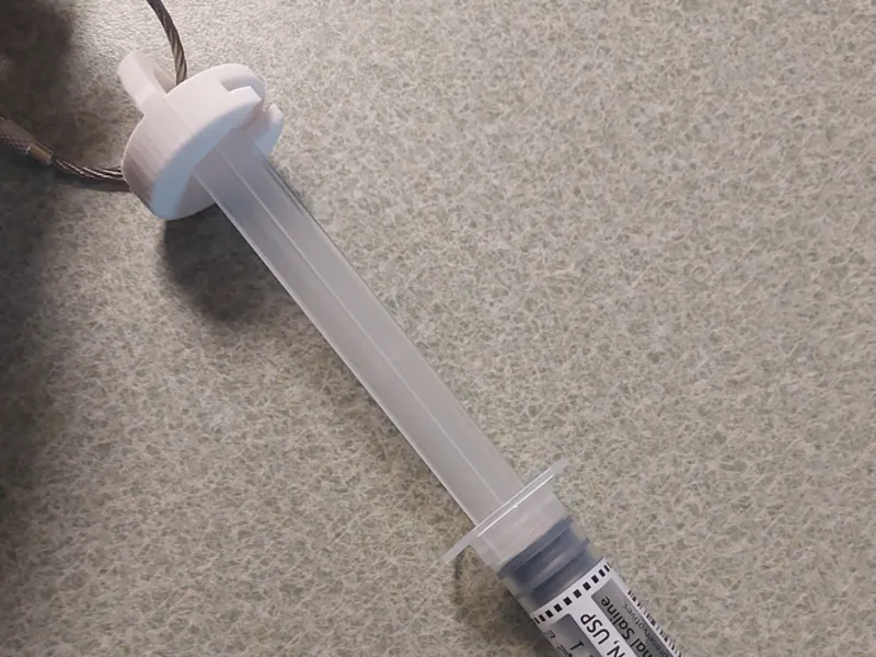 Flush syringe holder