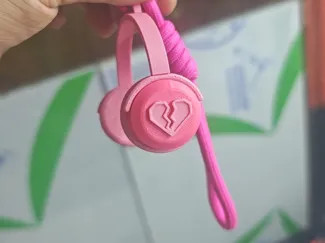 闪电爱心耳机挂件