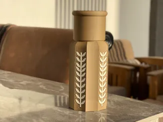Traditional Dehn Oud Container