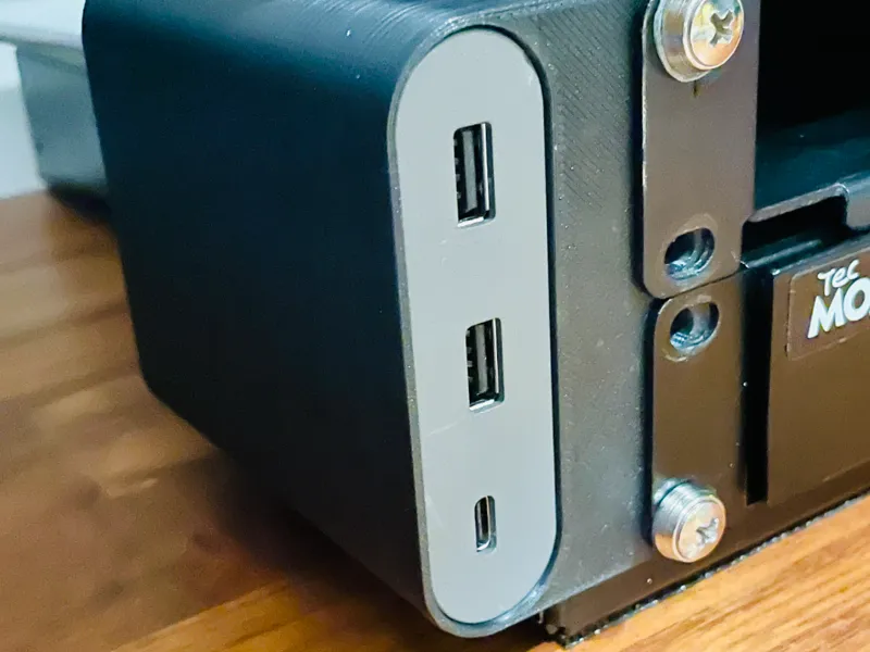 Parametric IKEA ÅSKSTORM USB charger 2U rack mount