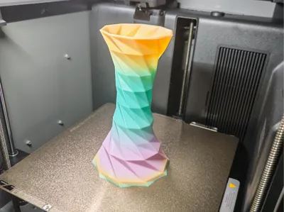 Tornado Vase (Leakproof)