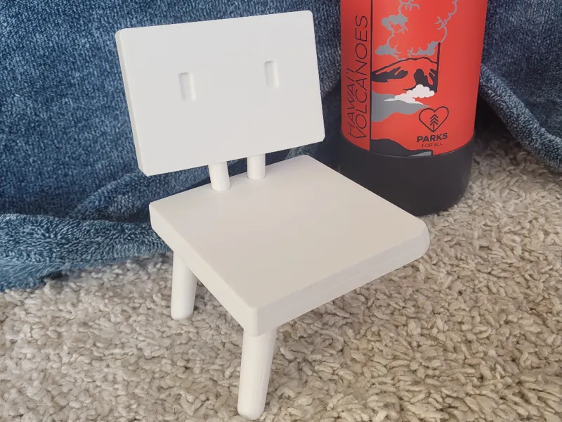 Souta - Chair from Suzume