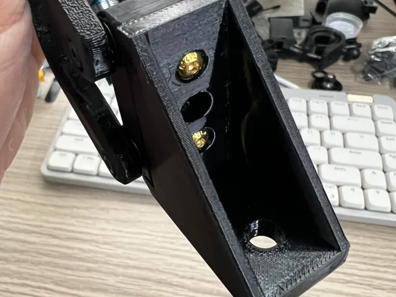 运动相机减震臂1/4孔固定角码