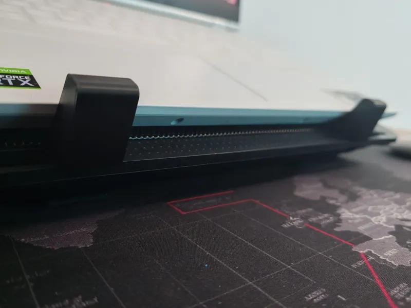 llaptop riser front feet