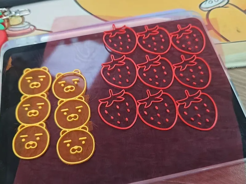 草莓欧根纱书签