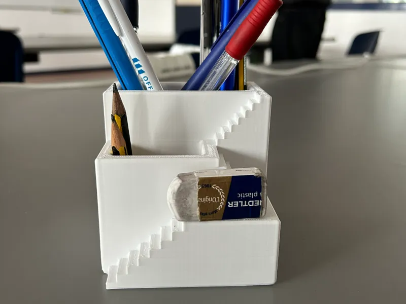 Pen holder aesthetic