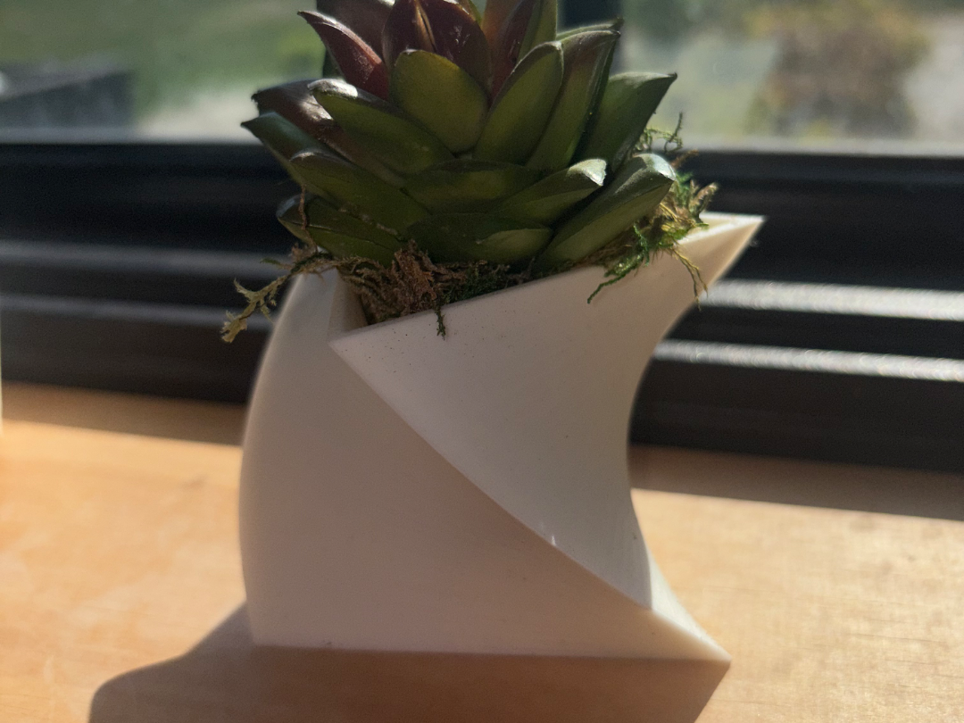 Modern Spiral Triangle Planter - No Supports
