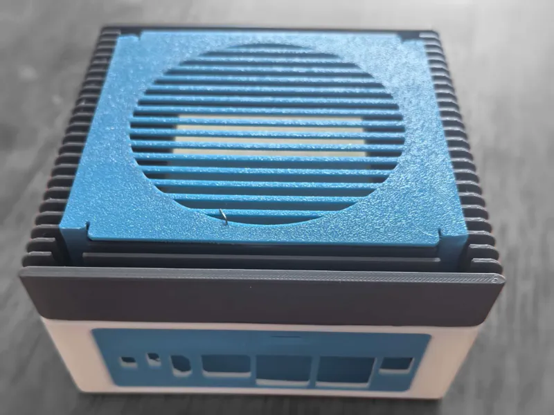 SeeedStudio re_computer J4011外壳
