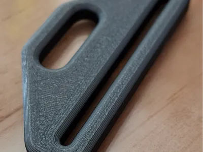 Minimalist Tube Squeezer with Grip / Presse-Tube