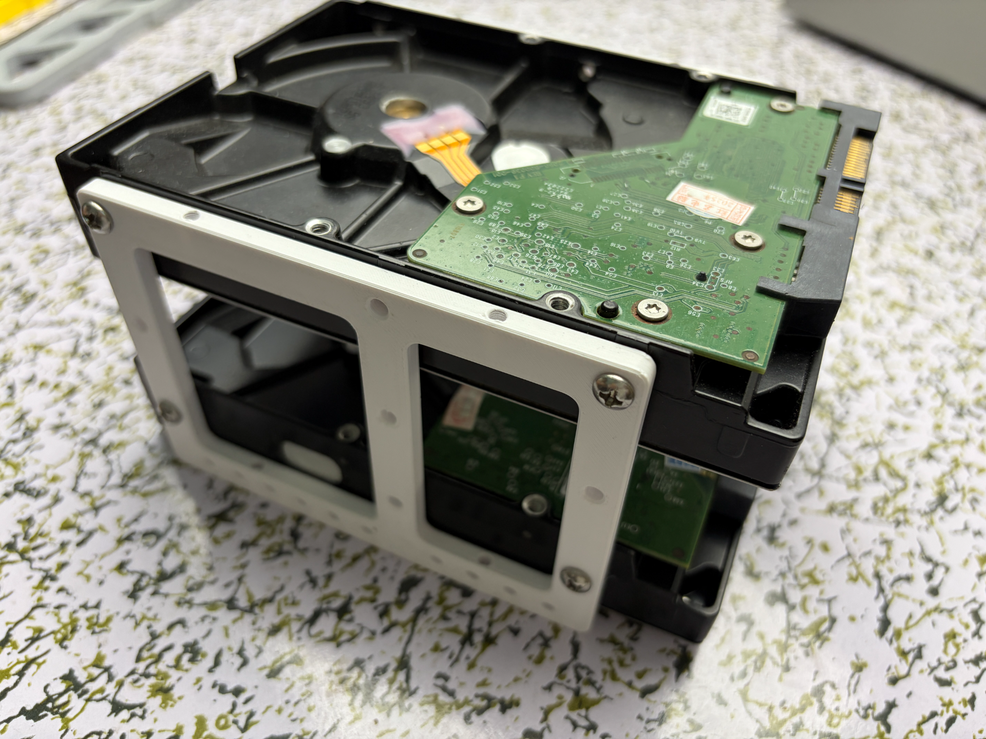 简易3.5寸硬盘叠放测试支架