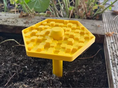 Bee Feeder / Waterer
